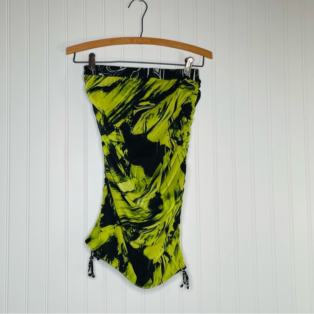 PrettyLittleThing Abstract Ruched Mesh Mini Skirt - Picture 5 of 7